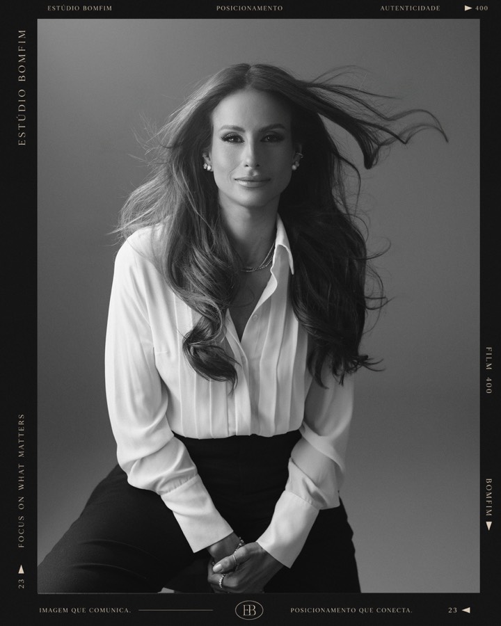 Editorial em preto e branco.